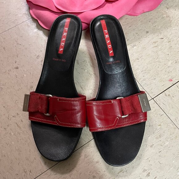 PRADA Sport Womens Size 40 Red/Black Kitten Heels Mules Sandals Leather - Picture 3 of 9